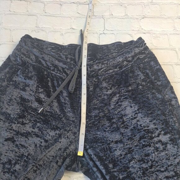 Lululemon woman black crushed velvet Ready to Crush Joggers size 10 - Picture 5 of 12